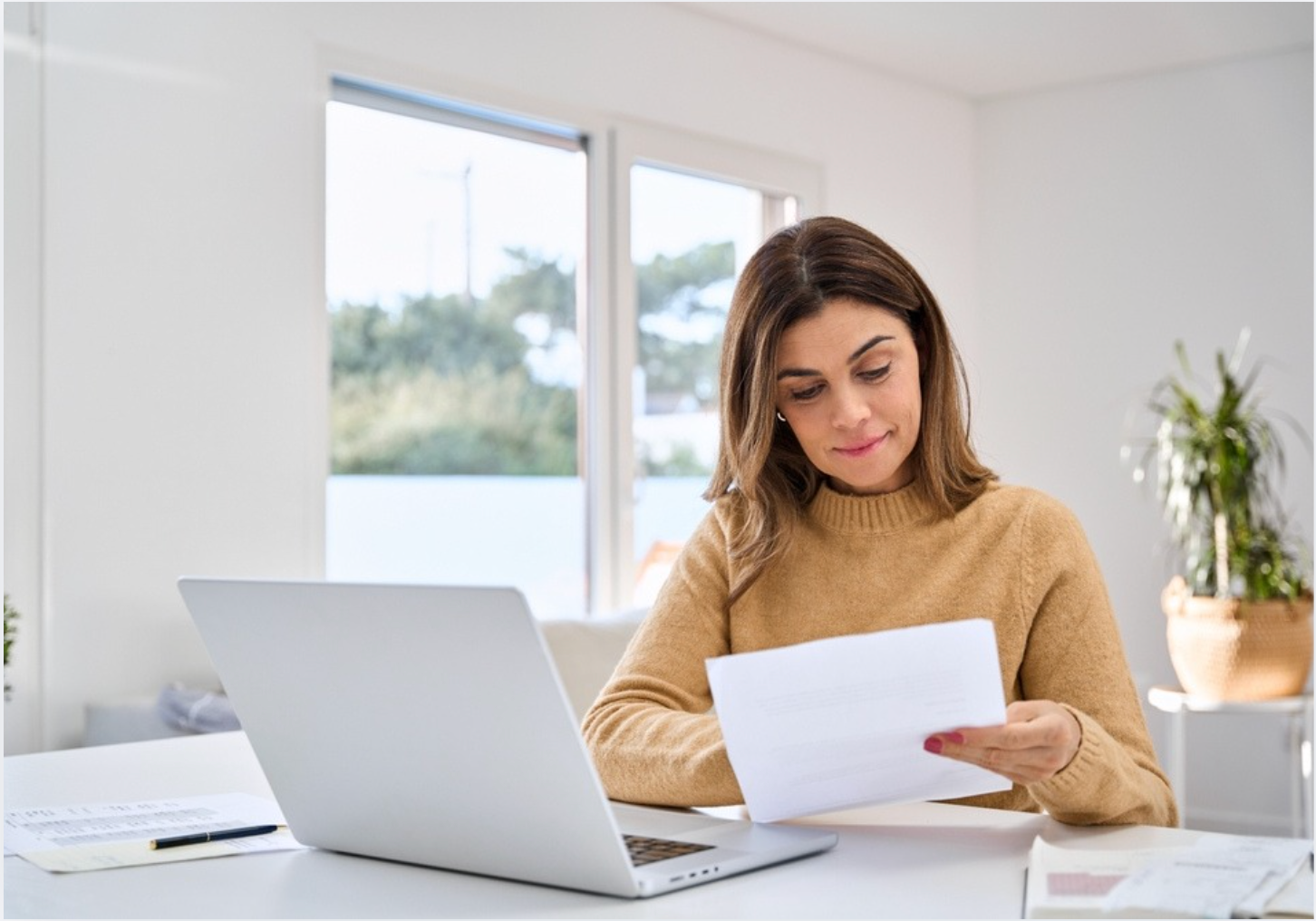homeowner looking at HOA Master Policy
